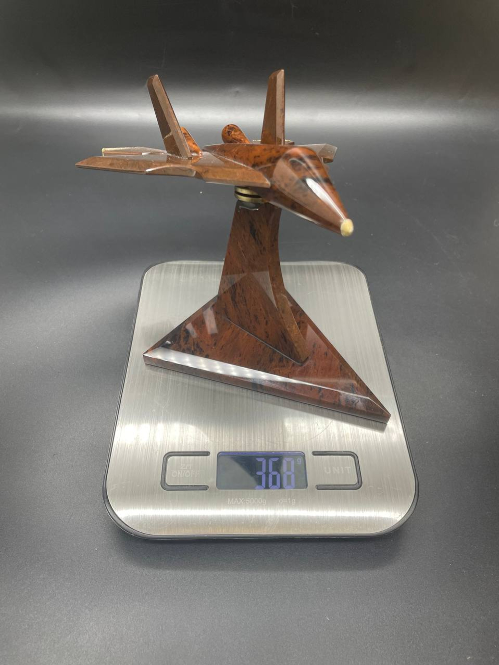 Истребитель из обсидиана в подарочной коробке