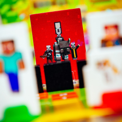 Настольная игра Ravensburger Minecraft 209361 Спаси деревню для детей 209361 — фото 9