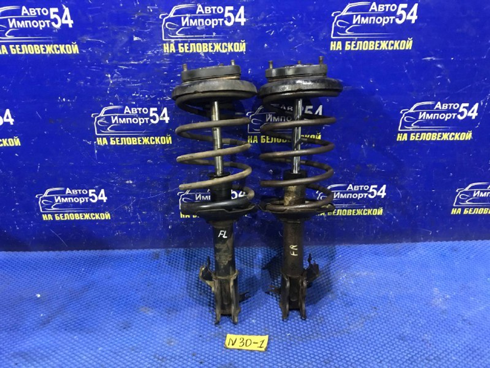 Стойка передняя левая NISSAN R’NESSA 1999