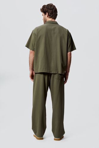 Хаки костюм-тройка HEATHEN