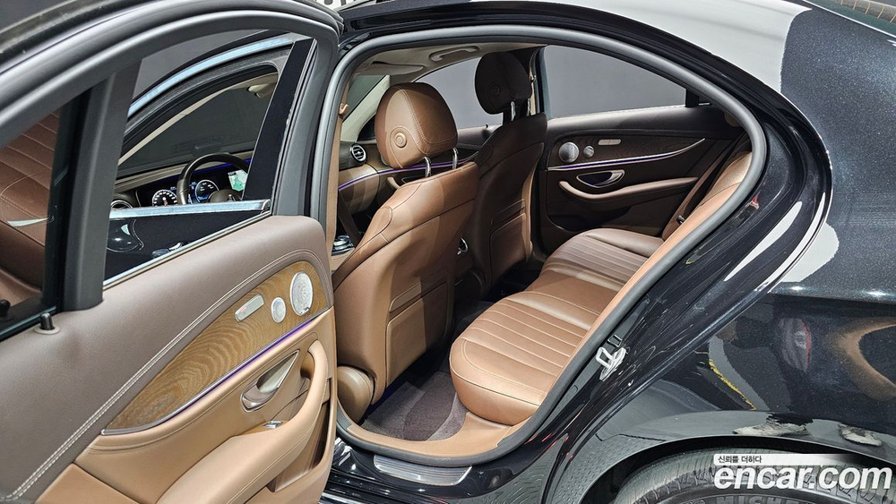 Mercedes-Benz E-Class W213 E300 4MATIC Exclusive (05.2020)
