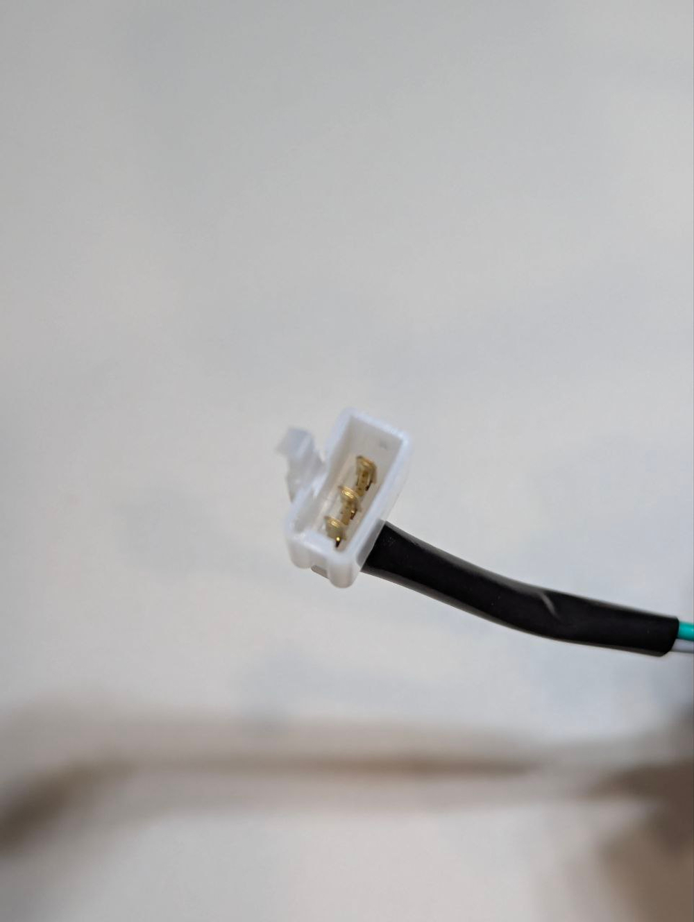 Реле поворотов бесшумное 12V для скутеров 4T 50-150см (139QMB, 152QMI, 157QMJ), 3 пина папа , влагозащита, универсальное