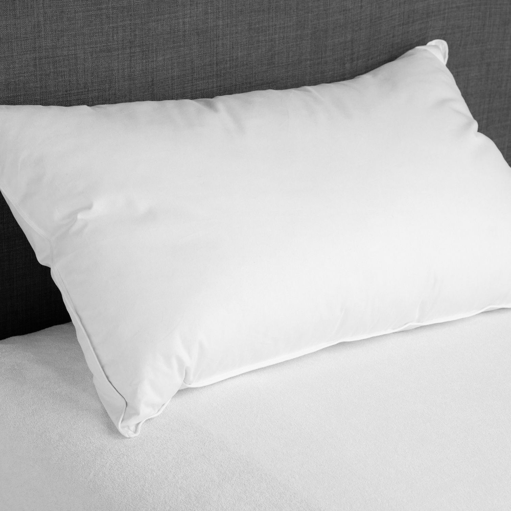 Подушка средняя 50x70 DaunenStep Diamant