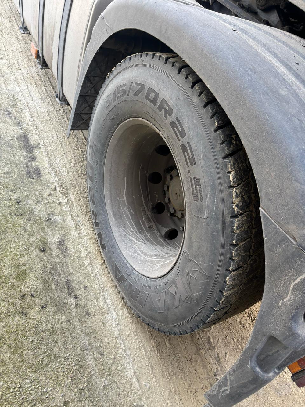Shacman (Shaanxi) SX* 4x2 Седельный тягач SX4188YY381 (Дизельный, 12,5 л, 473 л.с., АТ)