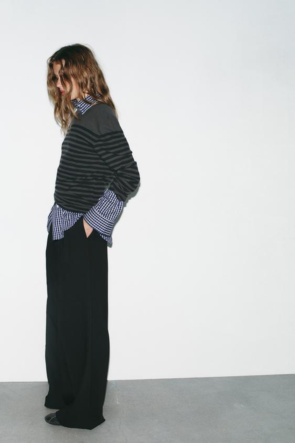 ZARA БРЮКИ С ЗАЩИПАМИ И КЛАПАНАМИ, ЧЕРНЫЙ