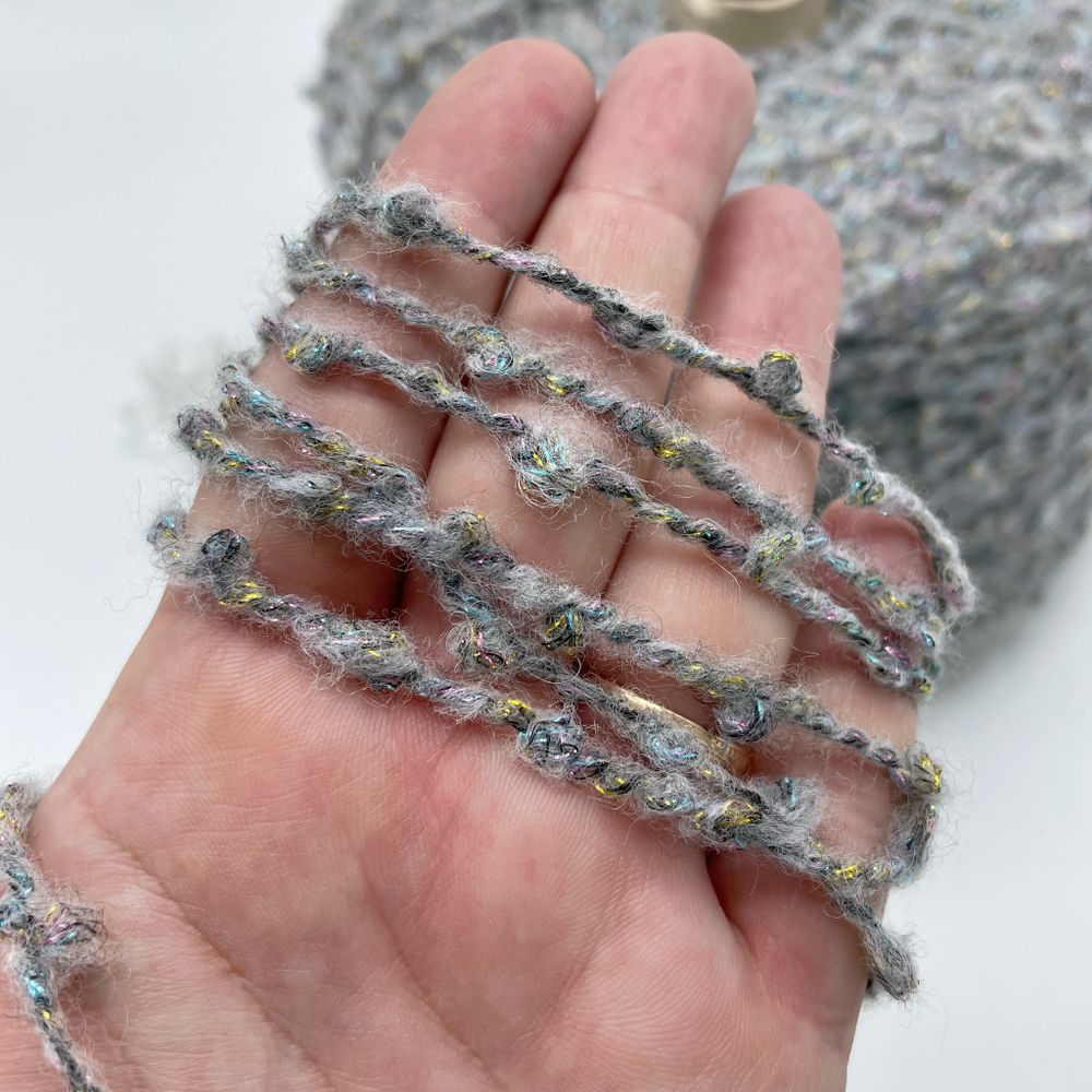 Букле COFIL 17% меринос 45% полиамид 34% полиэстер 2% люрекс