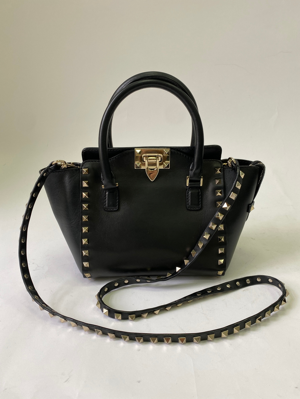 Сумка Valentino Garavani Rockstud Tote Rigid Leather Mini
