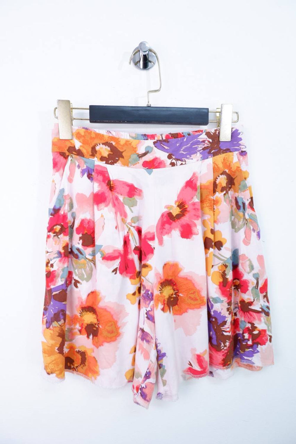 Шорты H&M тонкие и классной расцветки, маркировка 36, визуально на 42 размер