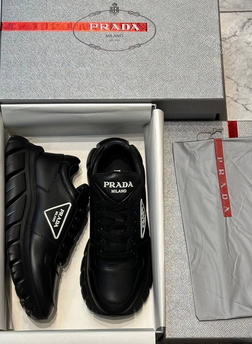 Кроссовки Prada