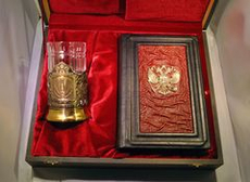 Набор "Ежедневник Герб РФ (съемная обложка из натуральной кожи) и подстаканник "Москва" №4