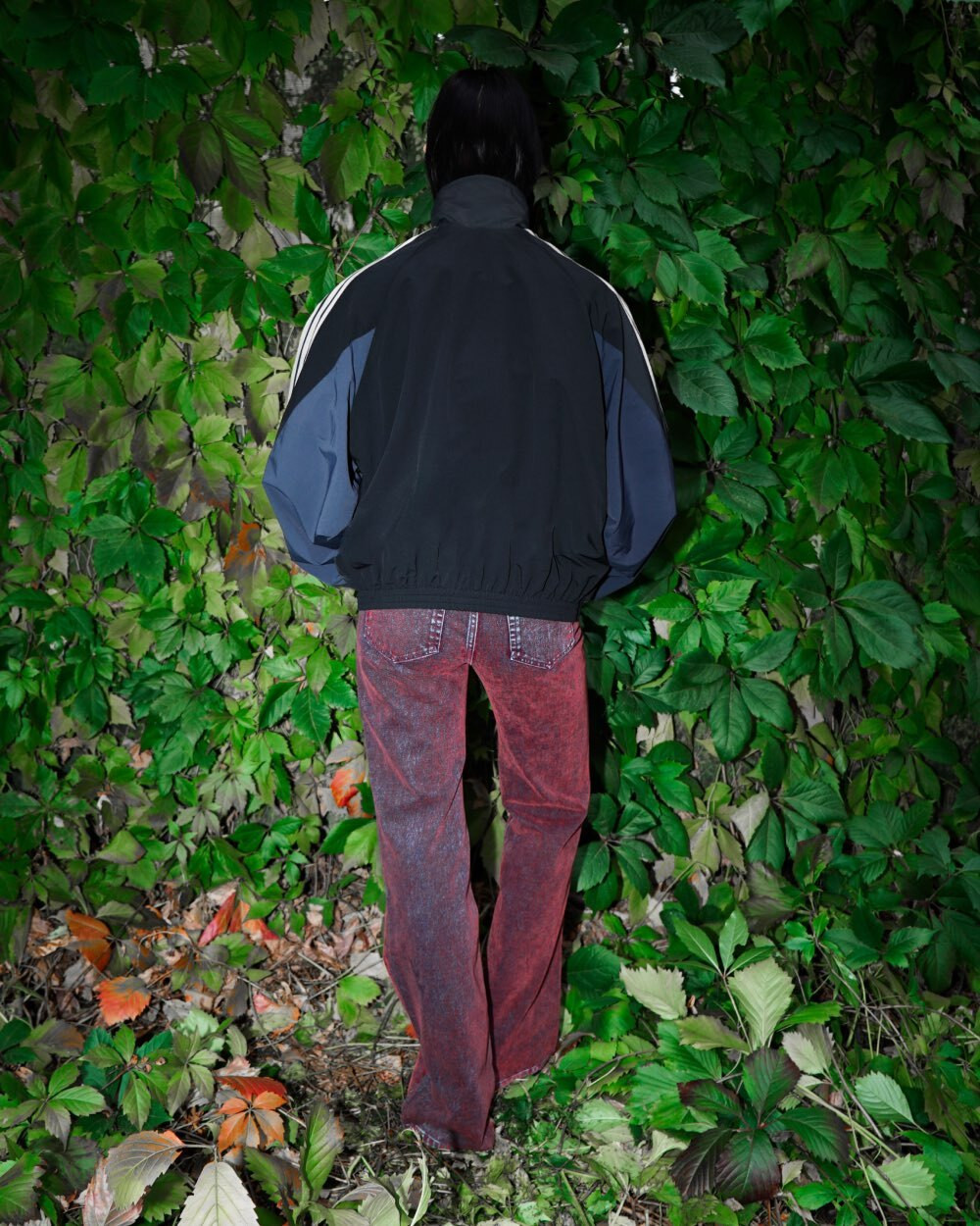 Джинсы клеш с бархатным покрытием