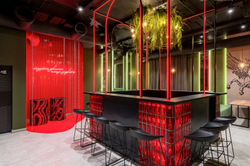 Стеклоблок половинка красный окрашенный изнутри Vitrablok 19х9х8см.