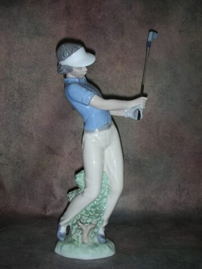 Статуэтка. Фарфор. Гольфист. NAO. Испания