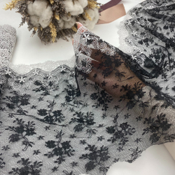 Вышивка на сетке черная с белой росписью 25 см