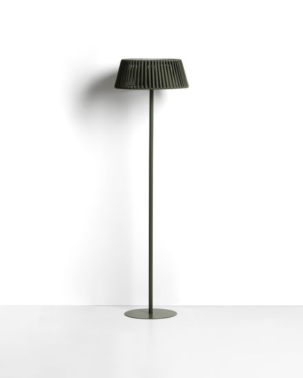 Уличный торшер Aldet на солнечных батареях зеленый, диаметр 46 см