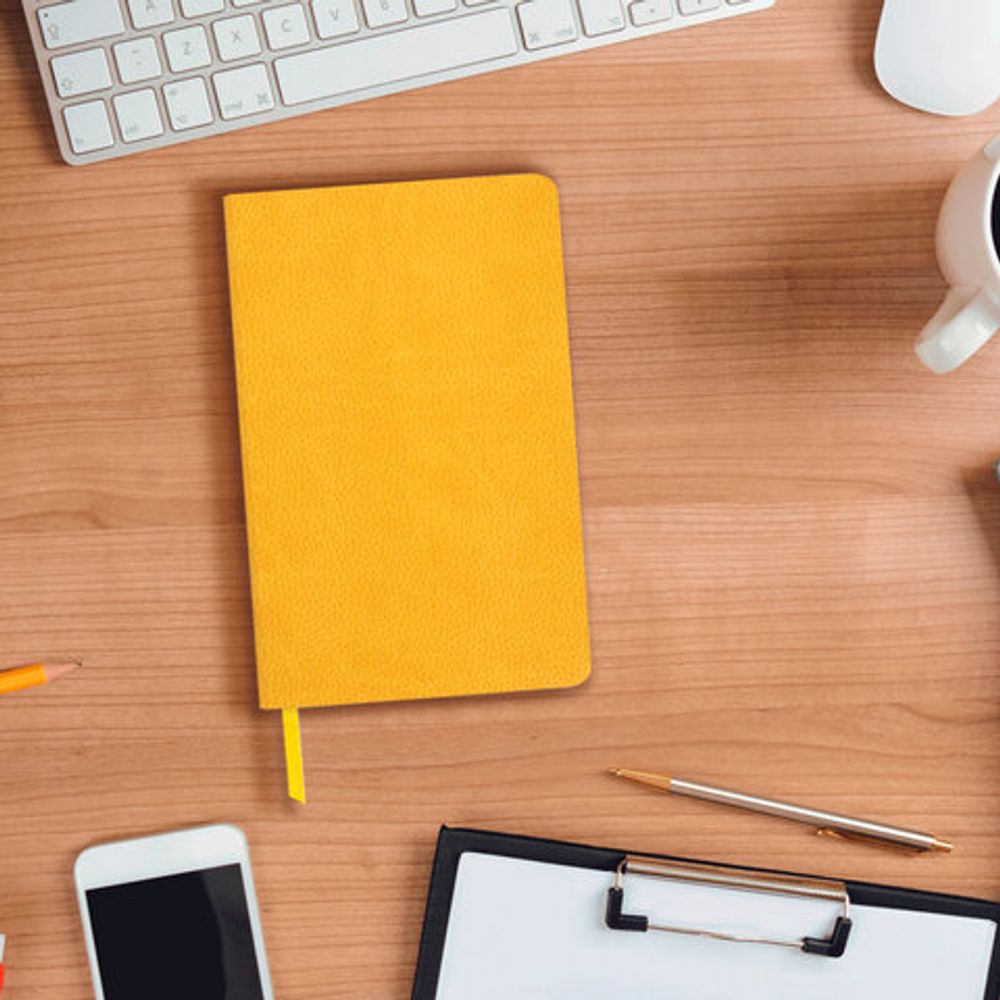 Ежедневник недатированный А5 (138х213 мм) BRAUBERG "Stylish", кожзам, гибкий, 160 л., желтый, 111863