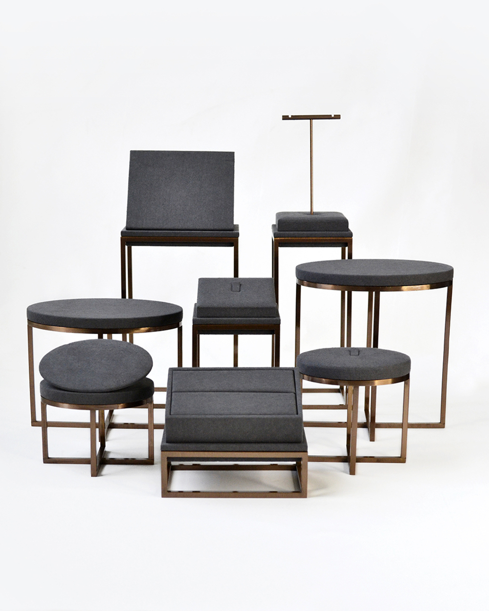 Комплект демонстрационного оборудования 547010-ЗГМБ (Замша ГРАФИТОВАЯ/Металл БРОНЗА )