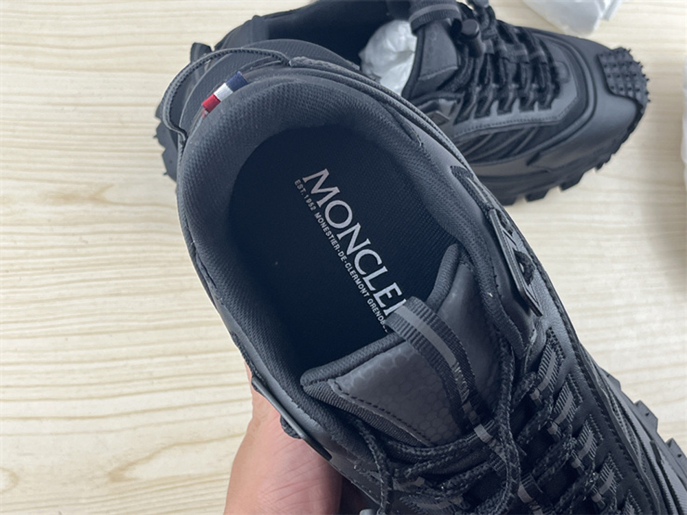 MONCLER TRAILGRIP GTX  I109A4M00350M2058999