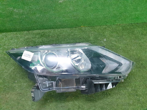 Битая Фара правая Nissan Qashqai J11 (2013-2019) галоген