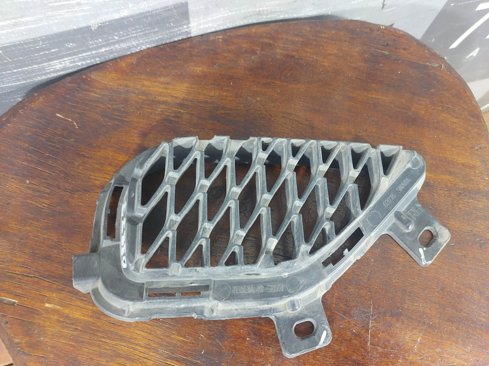 Решетка переднего бампера правая Infiniti QX50 2 17-нв Б/У Оригинал 620745NA0A