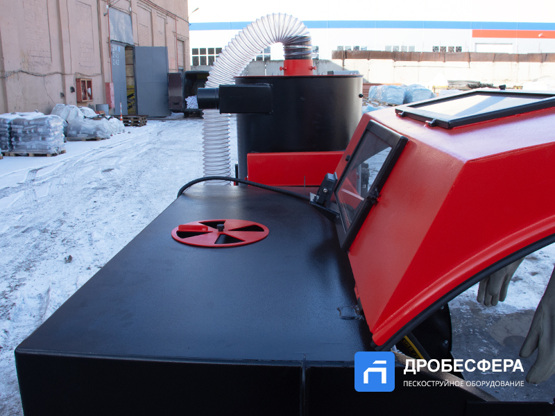 Пескоструйная камера PST КСО-130-Н-ФВР-М (4кВт) с фронтальной загрузкой