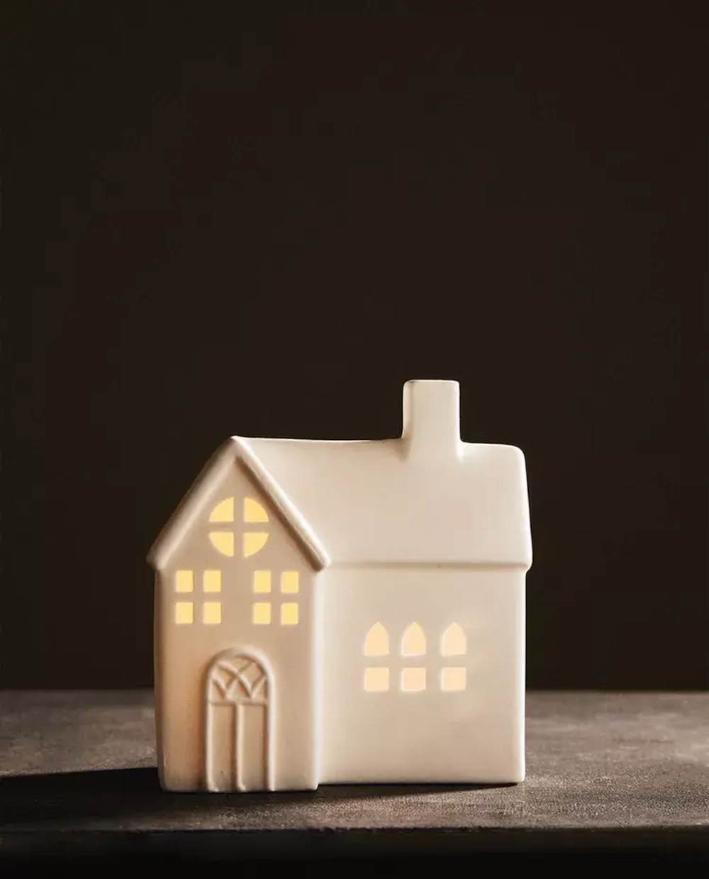 ZARA HOME КЕРАМИЧЕСКИЙ ОРНАМЕНТ В ФОРМЕ ДОМИКА НА РОЖДЕСТВЕНСКУЮ ТЕМАТИКУ