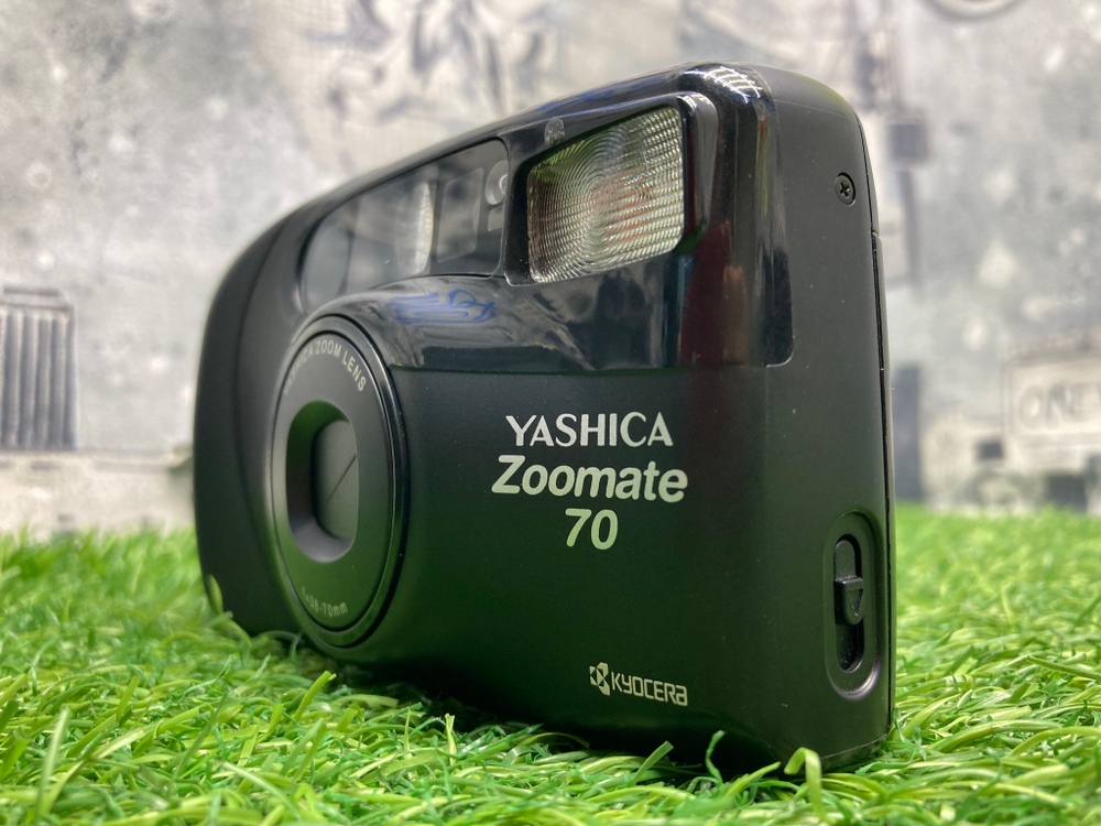 Yashica Zoomate 70