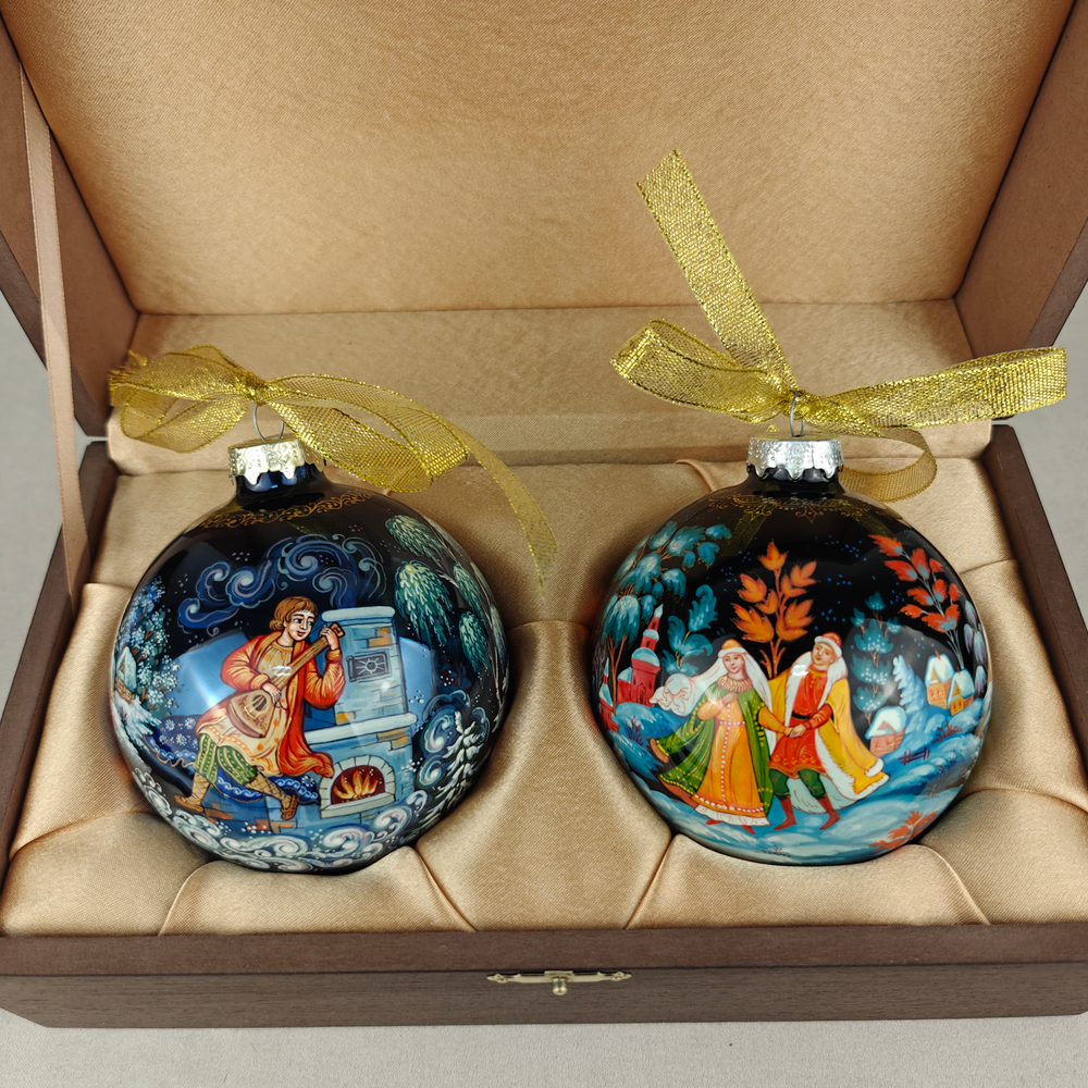 Набор новогодних шаров с ручной росписью "По-щучьему веленью" и "Тройка" в футляре