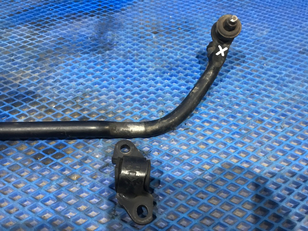 Стабилизатор поперечной устойчивости передний NISSAN BLUEBIRD 1993