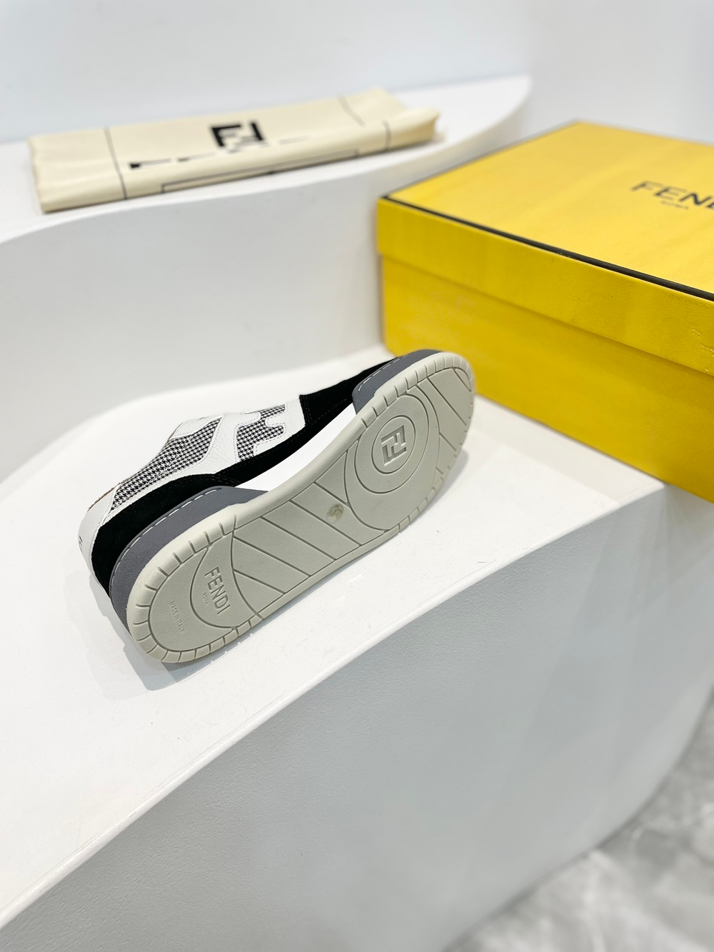 Fendi Sneakers