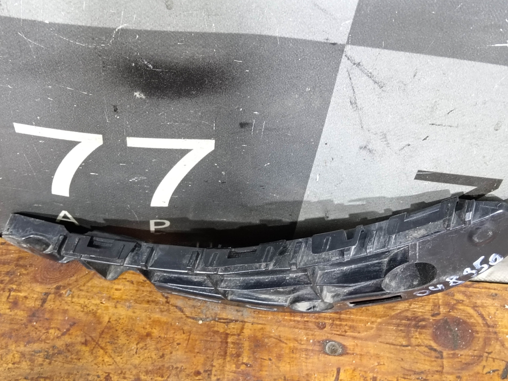 Кронштейн переднего бампера правый Lexus RX 4 15-22 Б/У Оригинал 5253548050
