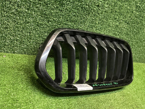 Решетка радиатора правая BMW X2 F39 (2017-2023)