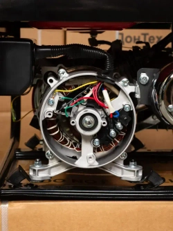 Генератор бензиновый Электрический Дон-Тех БГ-4000 ( 4.75 кВА, 50 Гц, 7 л.с, 3.2-3.8 кВт, 220В, ручной стартер, электрогенератор. )