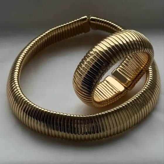 Браслет под золото с застежкой