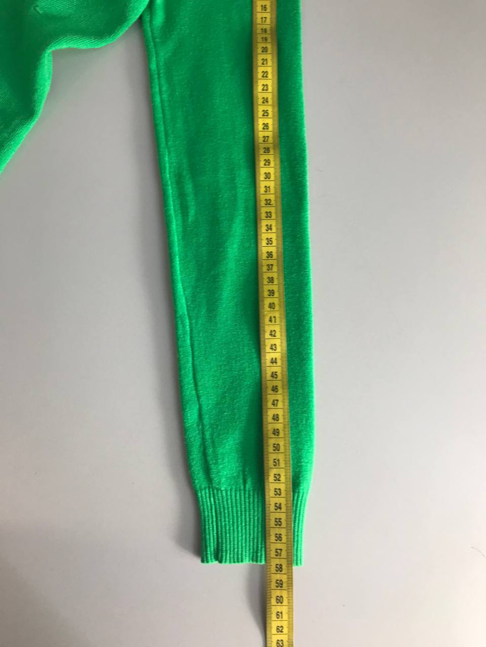 Джемпер приятного цвета, маркировка L/XL, визуально на 48/50 размер