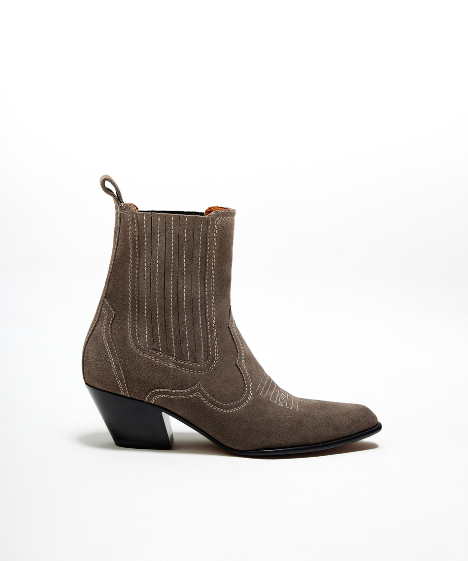 Казаки с прострочкой