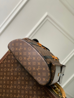 Louis Vuitton Christopher MM