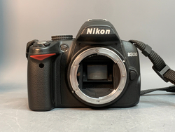 Nikon D3000 Kit 18-55mm 3.200 Кадров