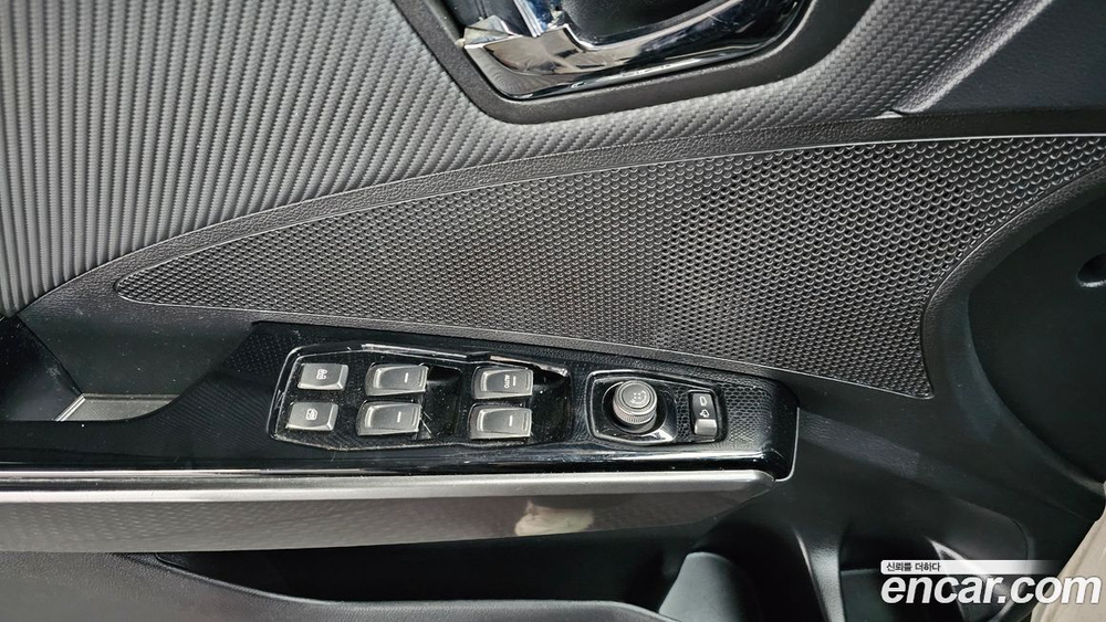 KG Mobility (Ssangyong) Very New Tivoli Дизель 1.6 2WD (11.2019)