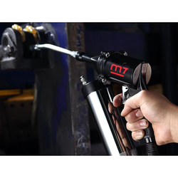 Шприц солидолонагнетатель пневматический 400 куб. см. MIGHTY SEVEN (M7) SG-400