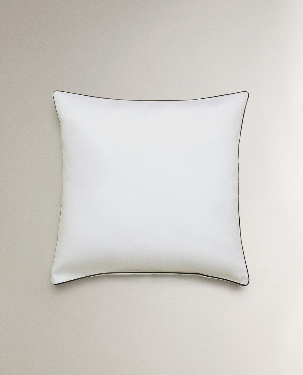 Zara Home - Атласная наволочка с подолом 70x90 см