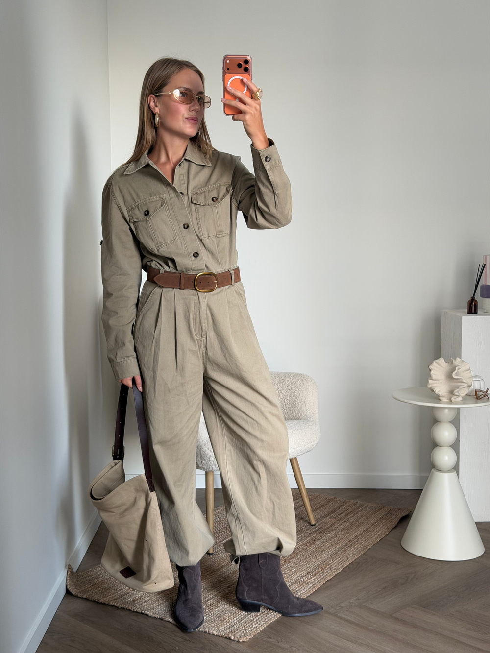 Комбинезон бежевый