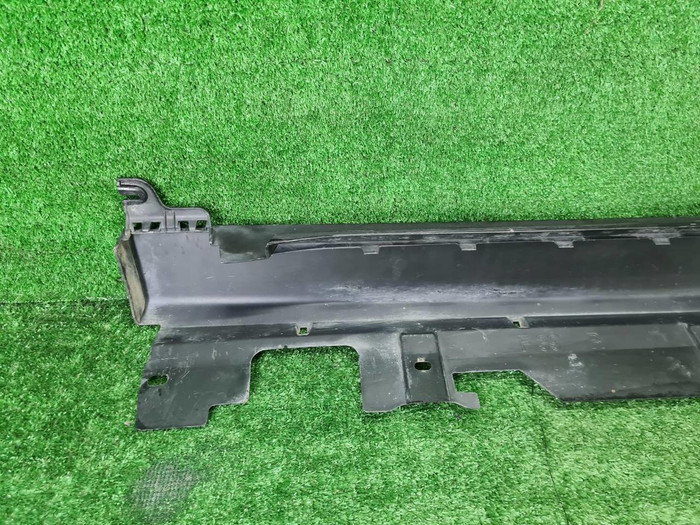 Накладка порога правая BMW X2 F39 (2017-2023)