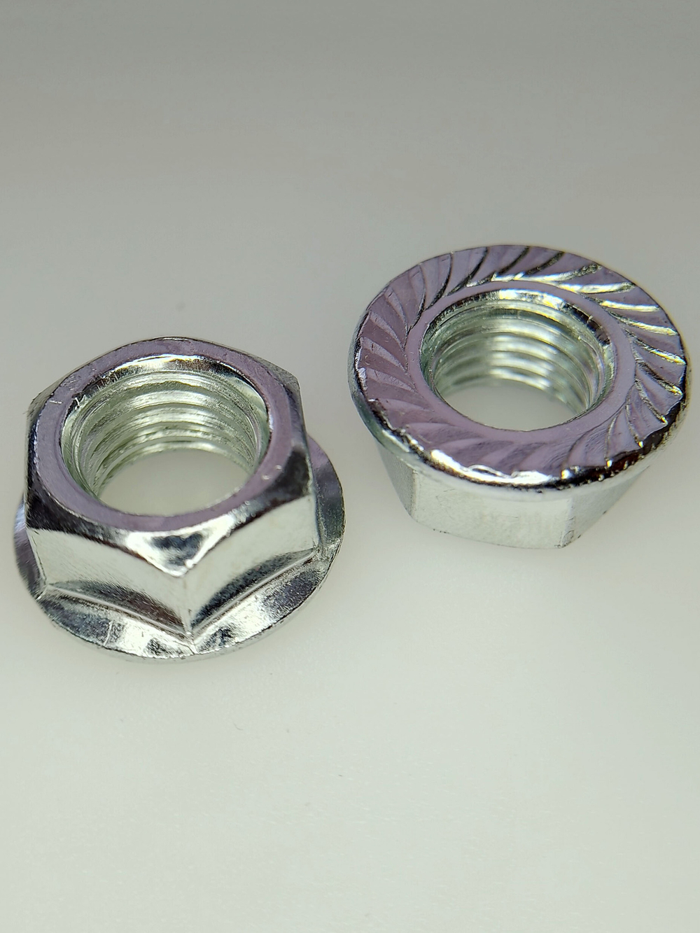 М12 ОЦ.Гайка с фланцем DIN6923 (20 шт)