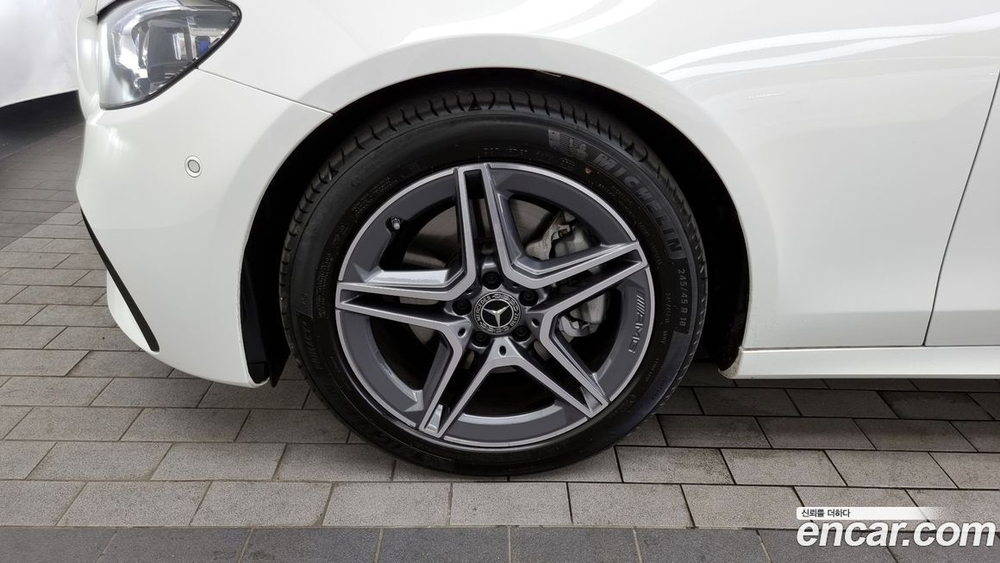 Mercedes-Benz E-Class W213 E250 Avangarde (09.2023)