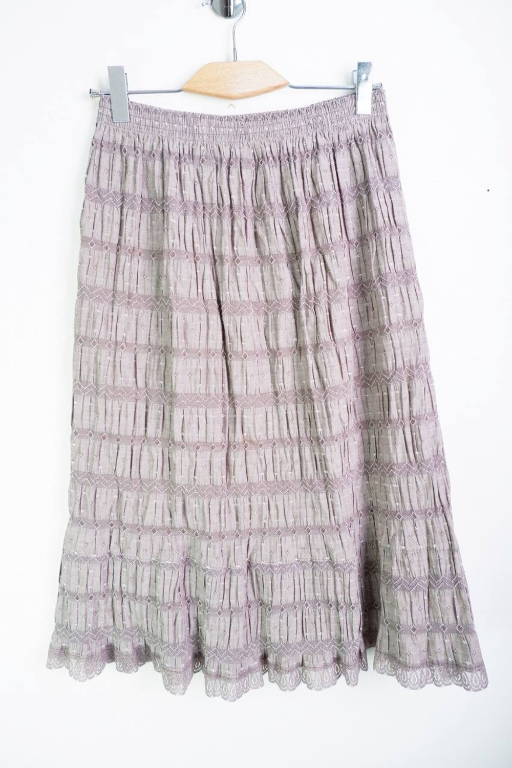 Юбка длинная, визуально на 48 размер