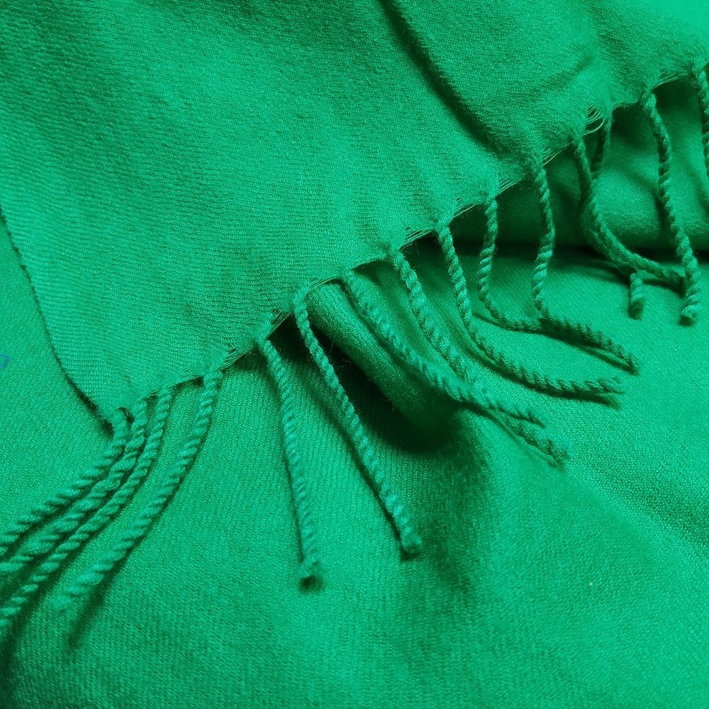 Палантин материал Шерсть 100% однотонный цвет зеленый 165x65см.