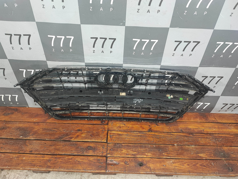 Решетка радиатора Audi A8 (D5) 17-21 Б/У Оригинал 4N0853651L