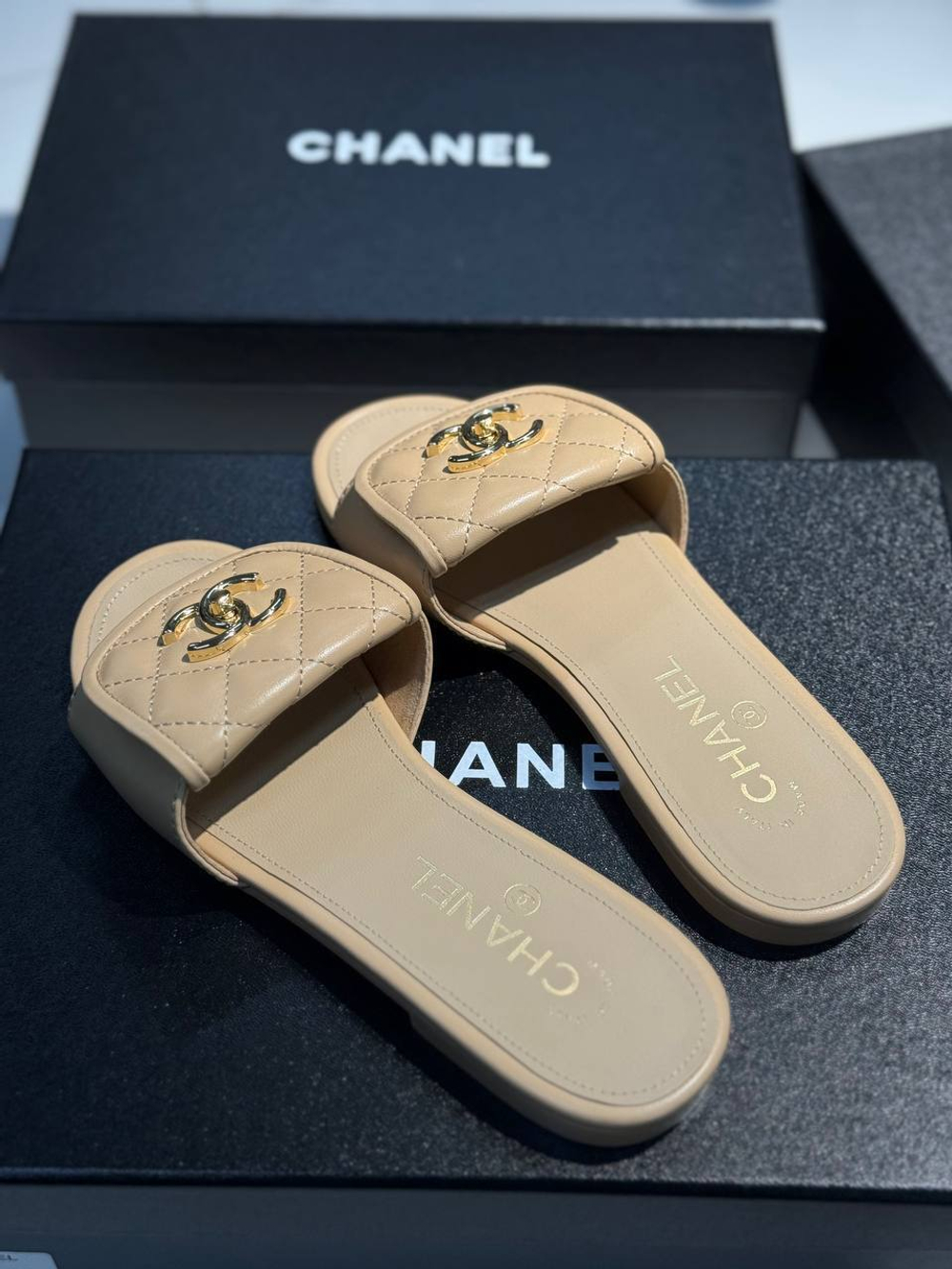 Шлепанцы CHANEL