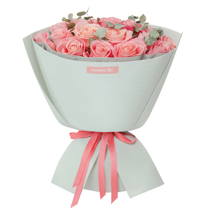 25 светло-розовых роз